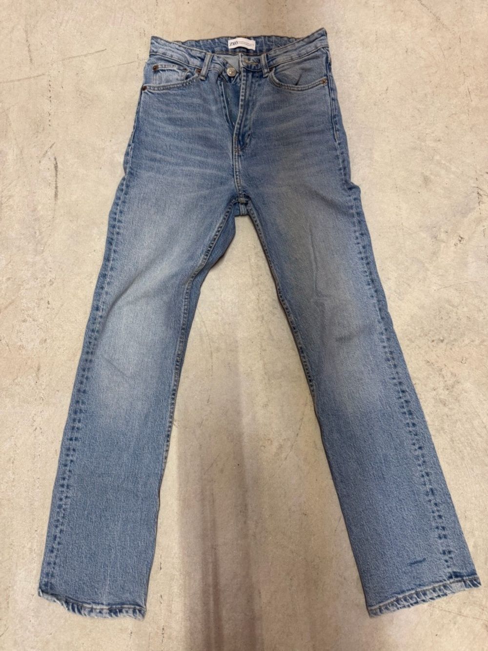 ZARA Straight Leg Jeans - Size 2 - LIKE NEW Denim